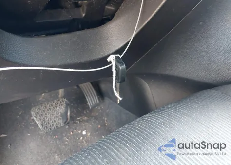 2011 Mazda Mazda3 I Sport z USA, uszkodzony, nr VIN JM1BL1UG9B1440342